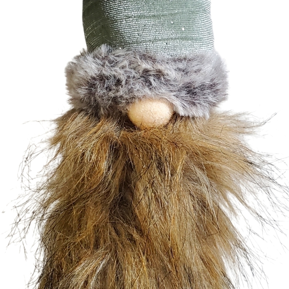 GNOME BOTTLE TOPPER WITH PALE GREEN HAT AND LONG BEARD FOR HOLIDAY GIFTS NEW